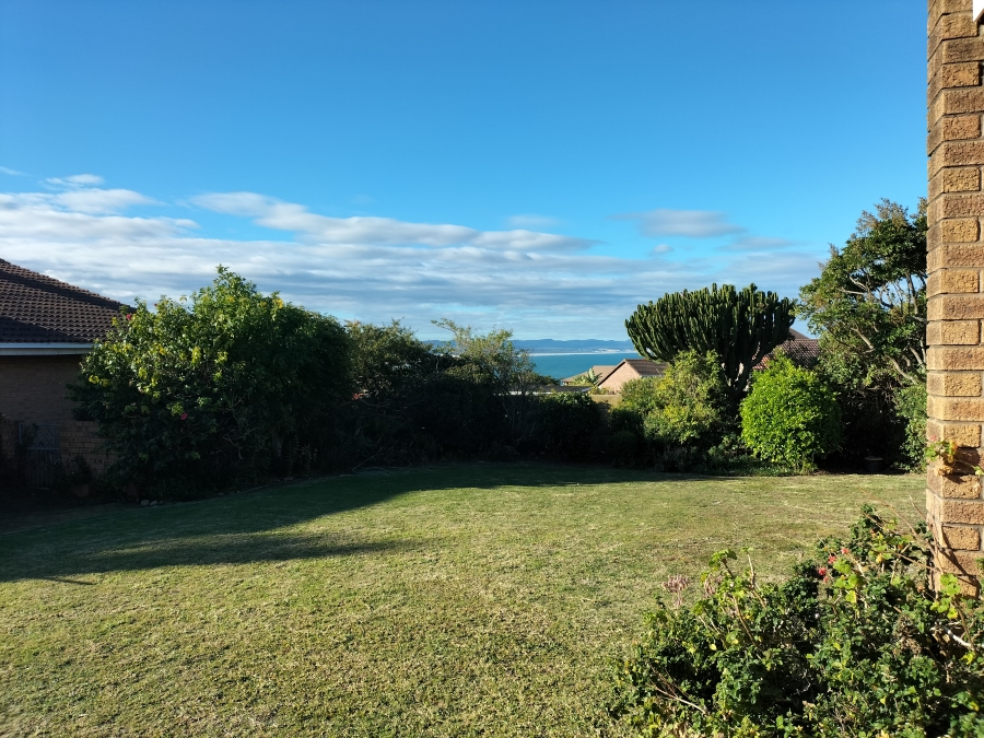 2 Bedroom Property for Sale in Wavecrest Eastern Cape